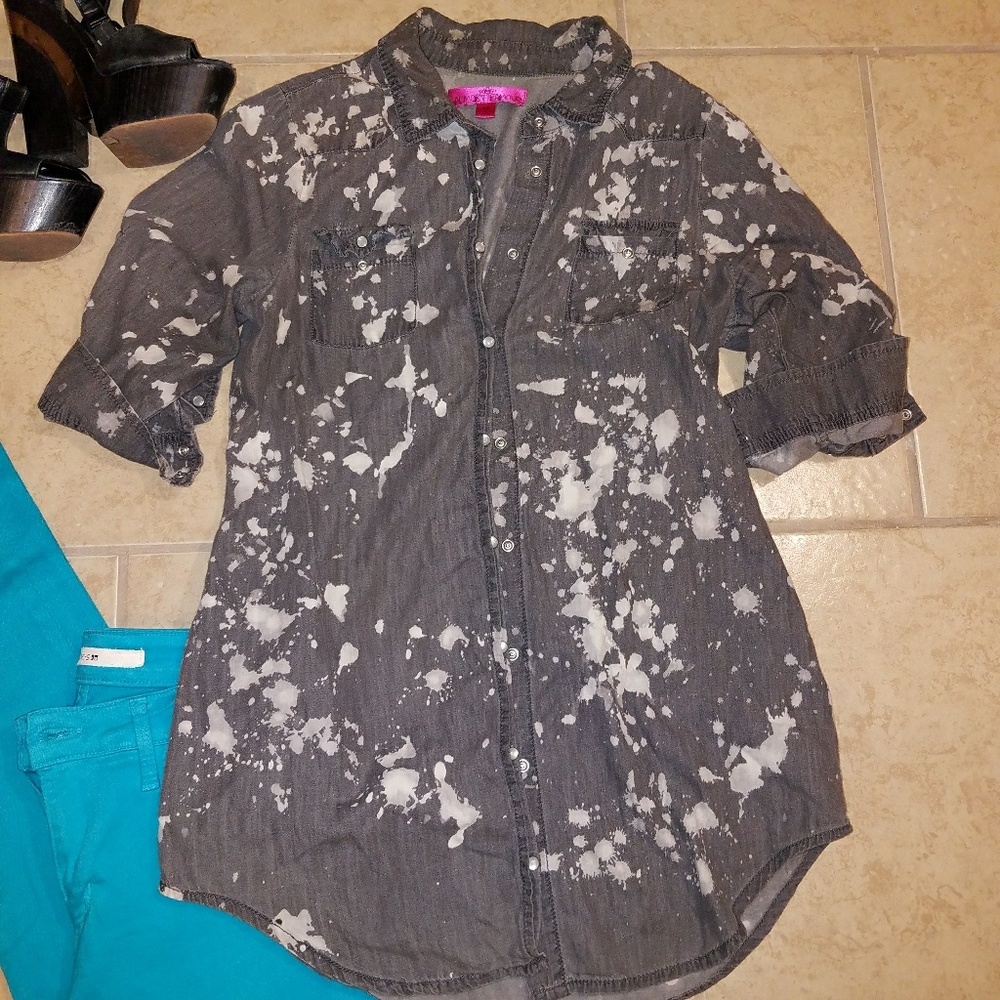 Hot Grey Bleach Splatter Button Up M